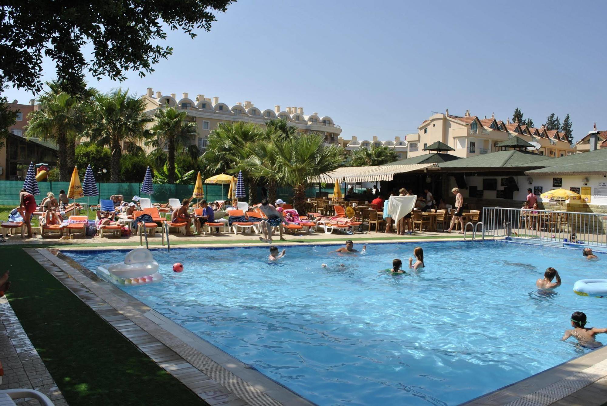Club Dena Lejlighedshotel Marmaris Eksteriør billede