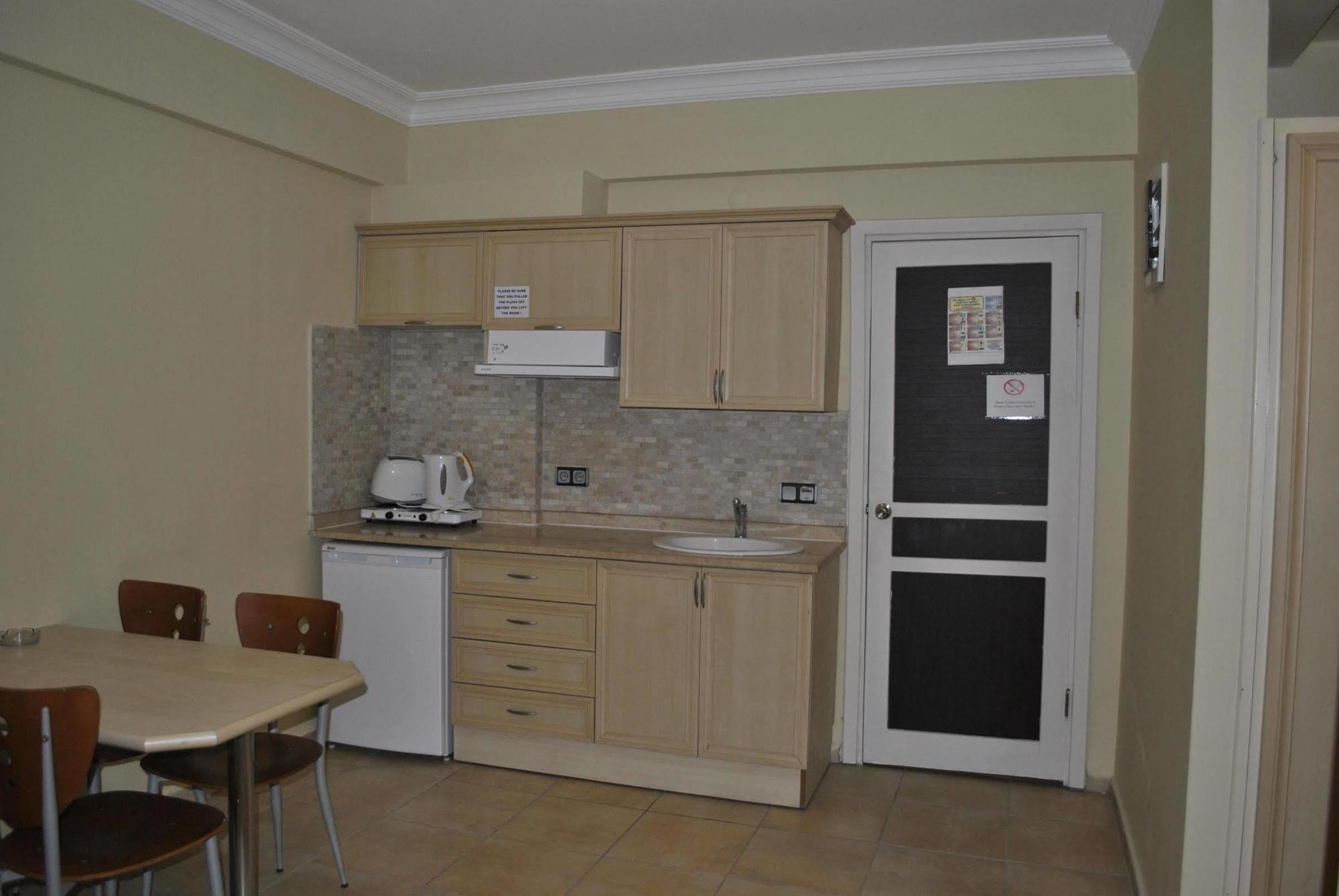 Club Dena Lejlighedshotel Marmaris Eksteriør billede