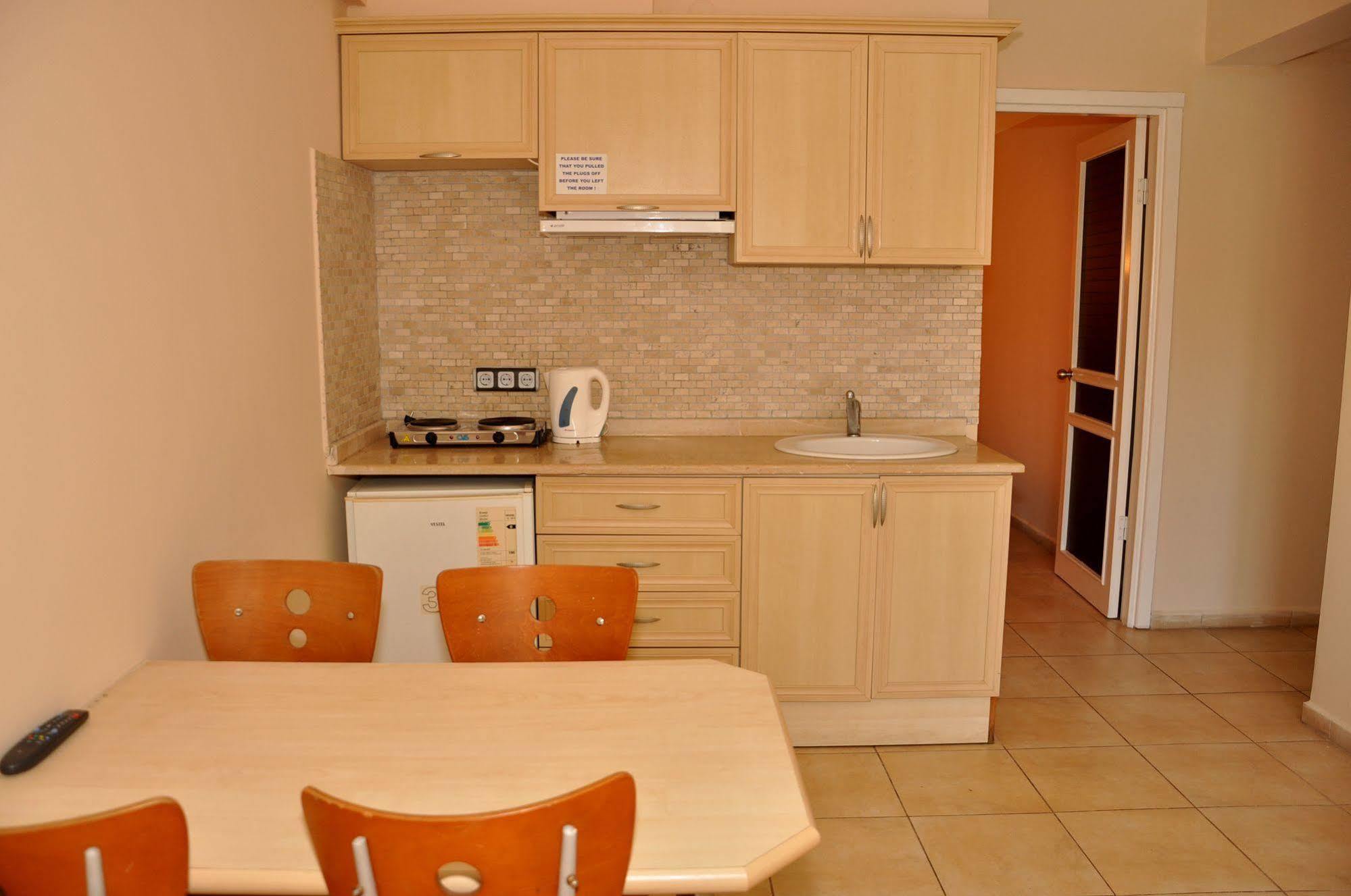 Club Dena Lejlighedshotel Marmaris Eksteriør billede